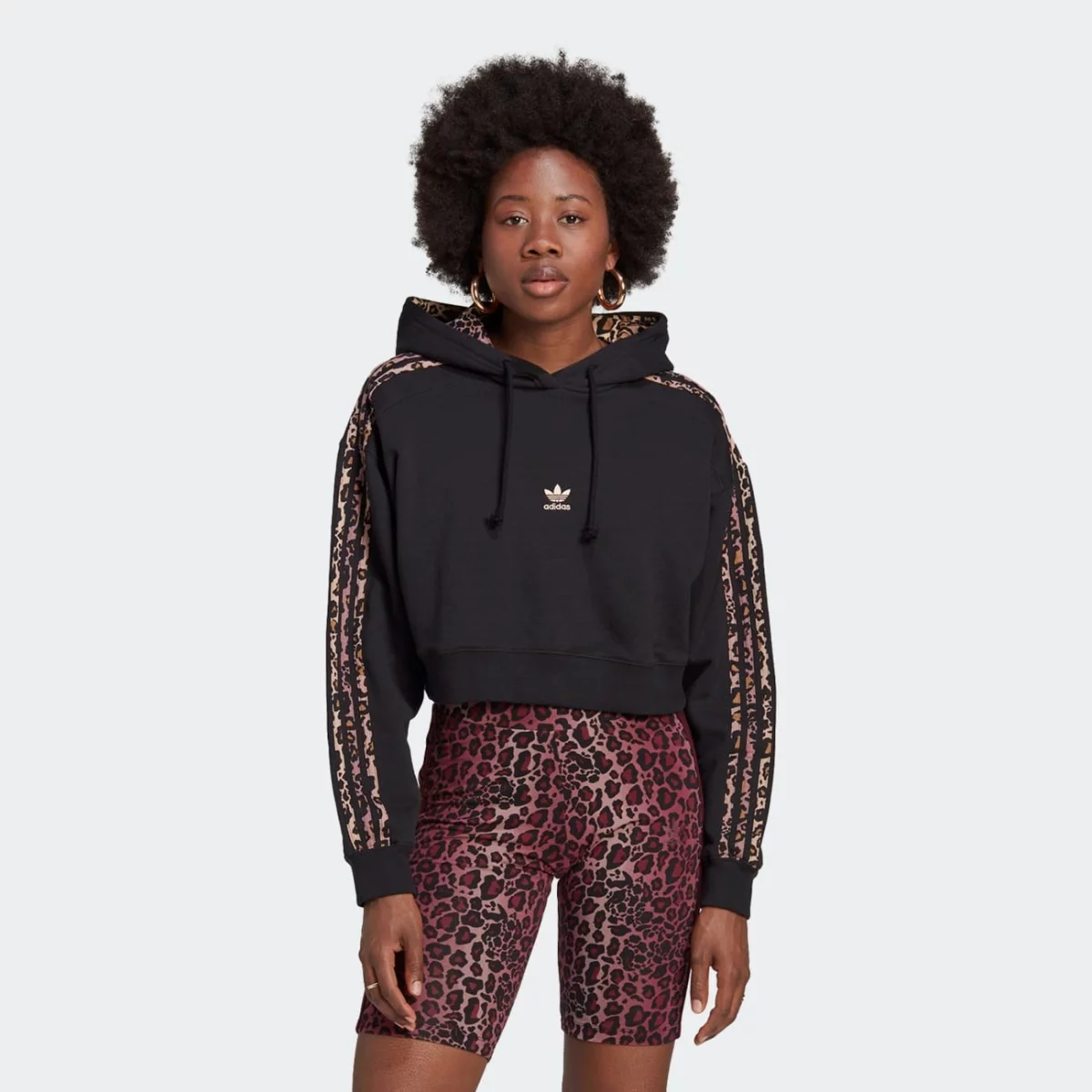 hk5184_3_apparel_on-model_standard-view_grey-huge-665794a54eb14