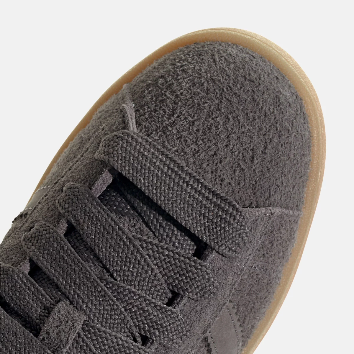 671245fb41703IH2661_9_FOOTWEAR_Photography_Detail_View_2_transparent