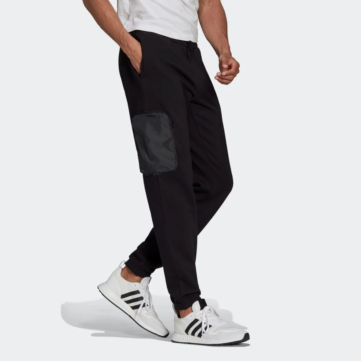 h11485_app_on-model_walking_gradient-huge-665763ac82490