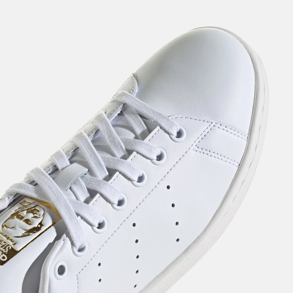 671244aa26896IH2140_9_FOOTWEAR_Photography_Detail_View_2_transparent