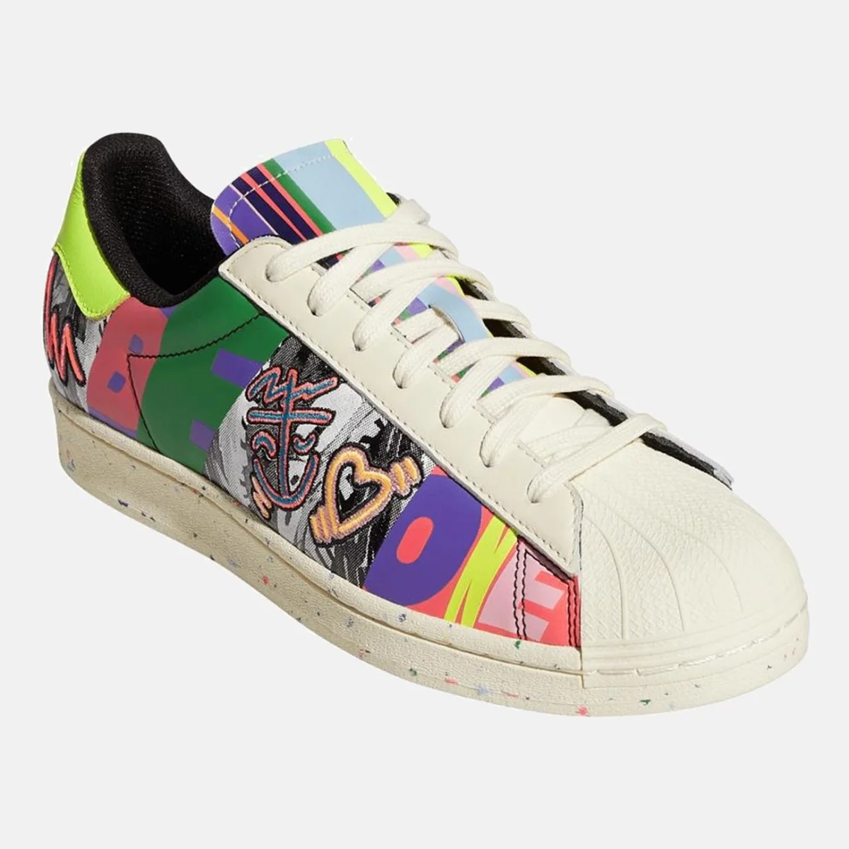 gx6395_6_footwear_photography_front-lateral-top-view_transparent-huge-6658076e3886a