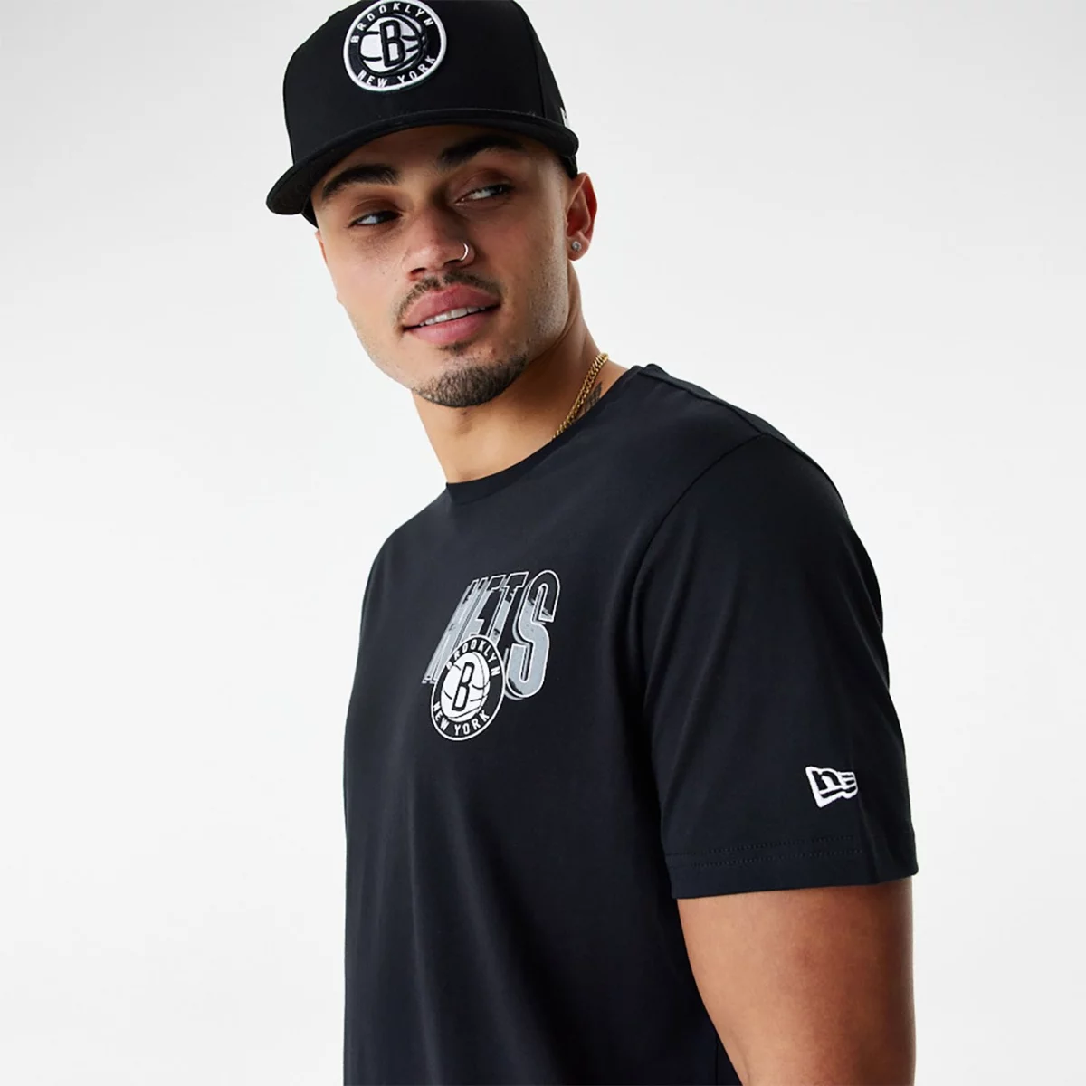 brooklyn-nets-skyline-graphic-black-t-shirt-60424444-back-huge-6657ac110b06d