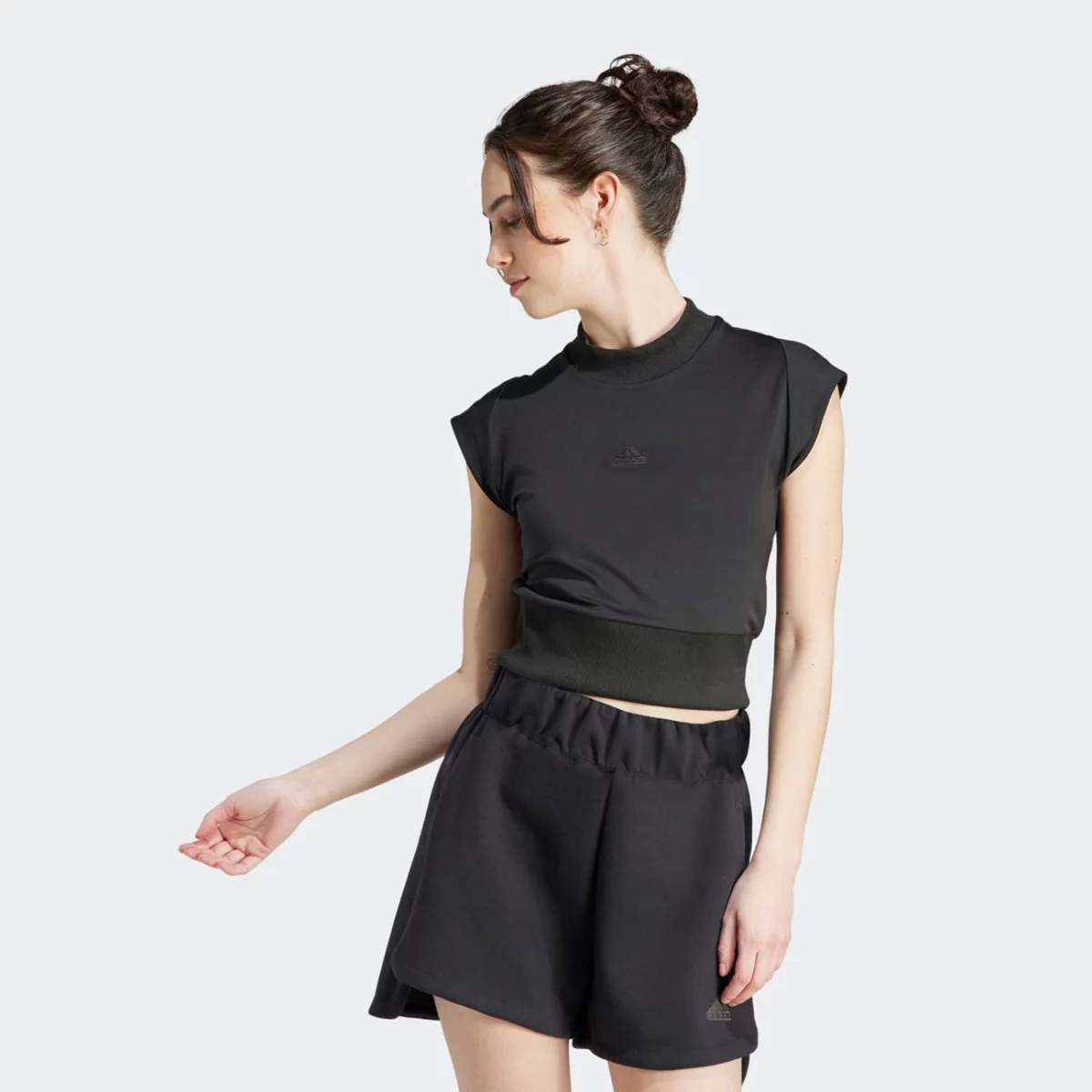 hz2869_3_apparel_on-model_standard-view_grey-huge-6657a7776bba1