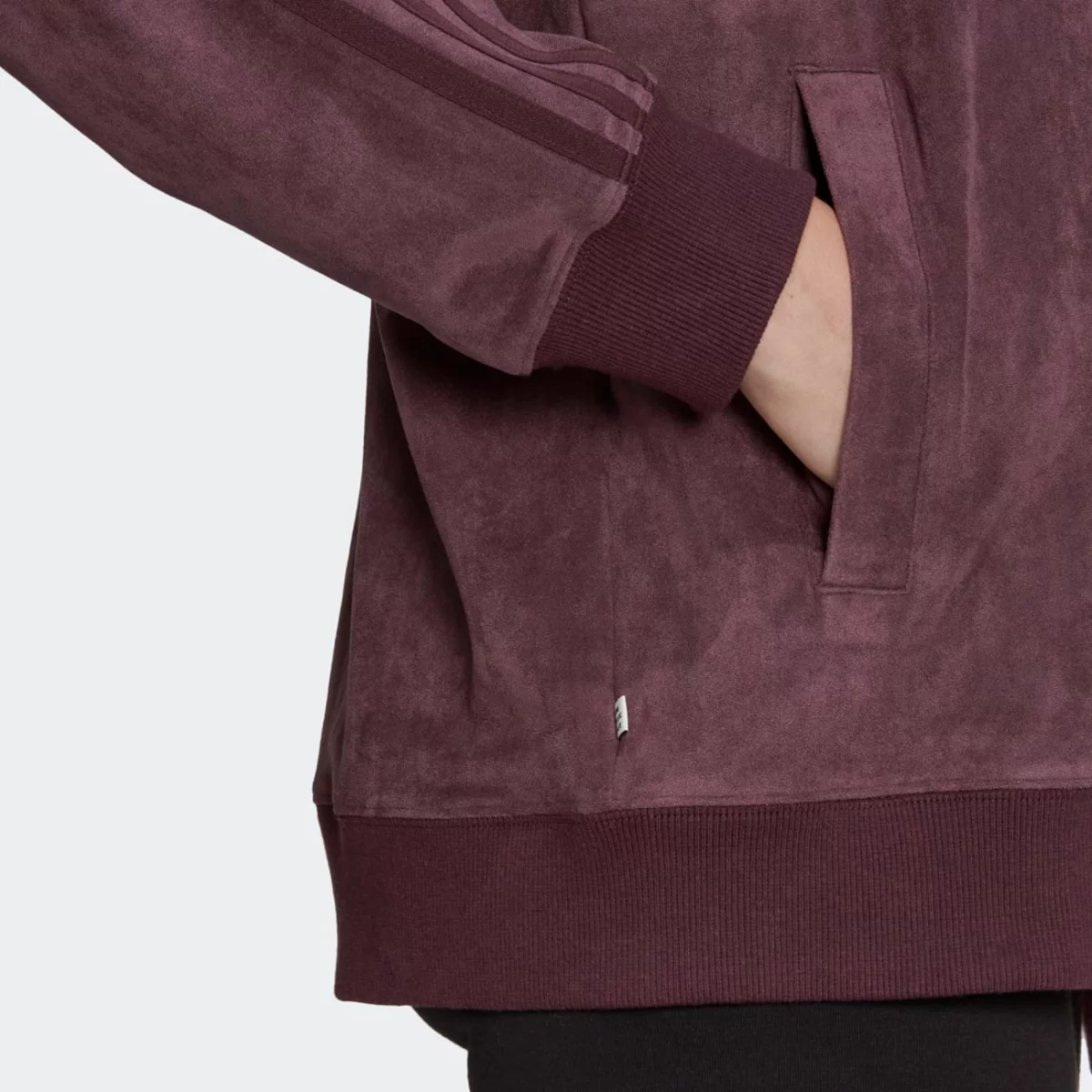 hm1695_9_apparel_on-model_detail-view-2_grey-huge-6657935a35add