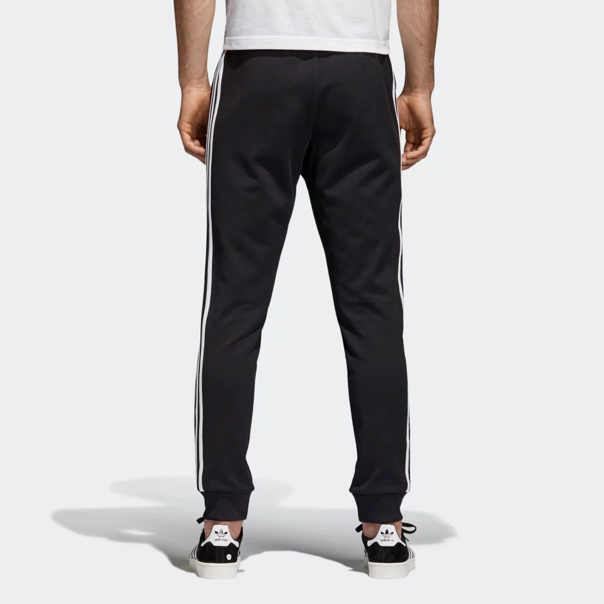 cw1275_app_on-model_back_gradient-huge-665734dbc47b5