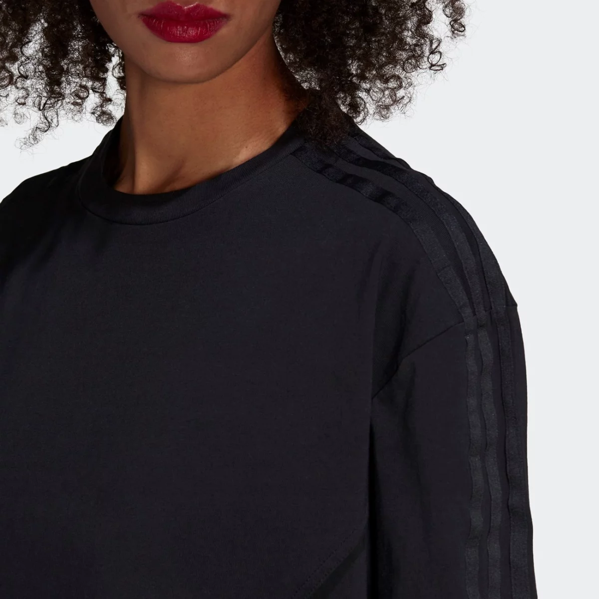 gn3165_app_on-model_detail-2_gradient-huge-665756b3d74ac