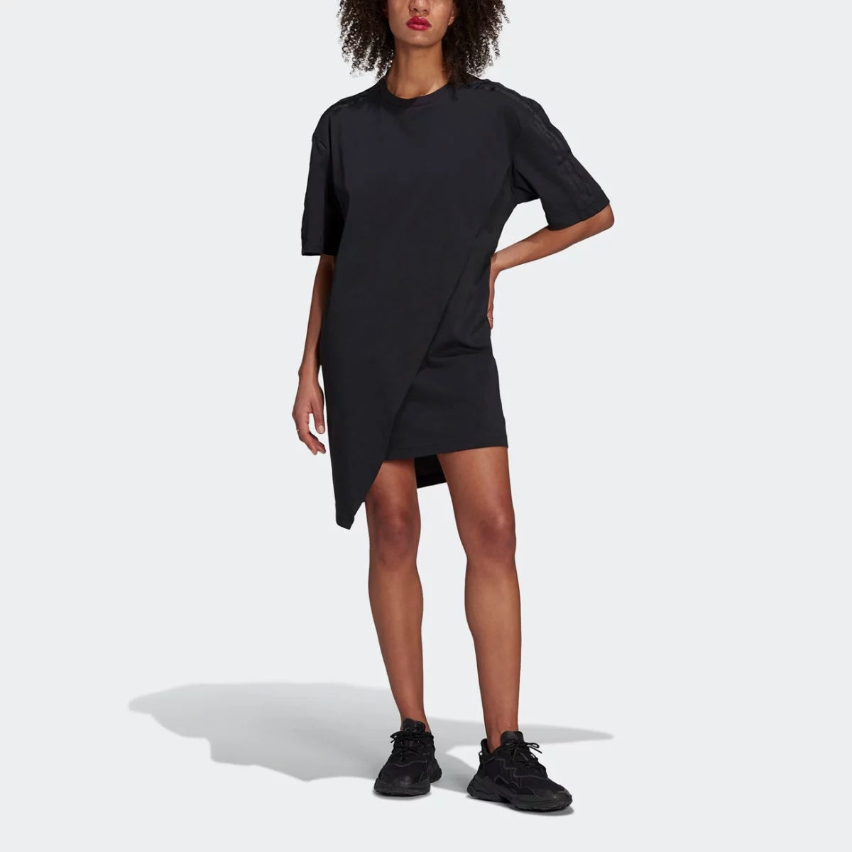 gn3165_app_on-model_front_gradient-huge-665756b0b0300