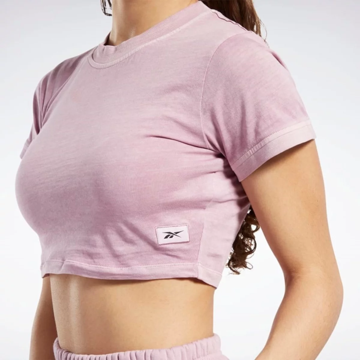 classics_natural_dye_cropped_fitted_t-shirt_purple_hk4967_05_detail-huge-665791eabd0f1