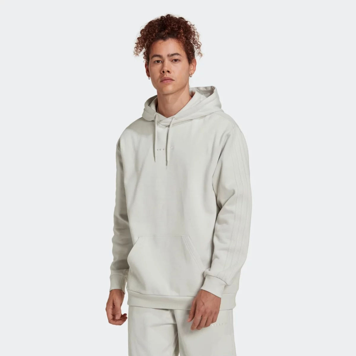 hk2725_3_apparel_on-model_standard-view_grey-huge-665793c590e36