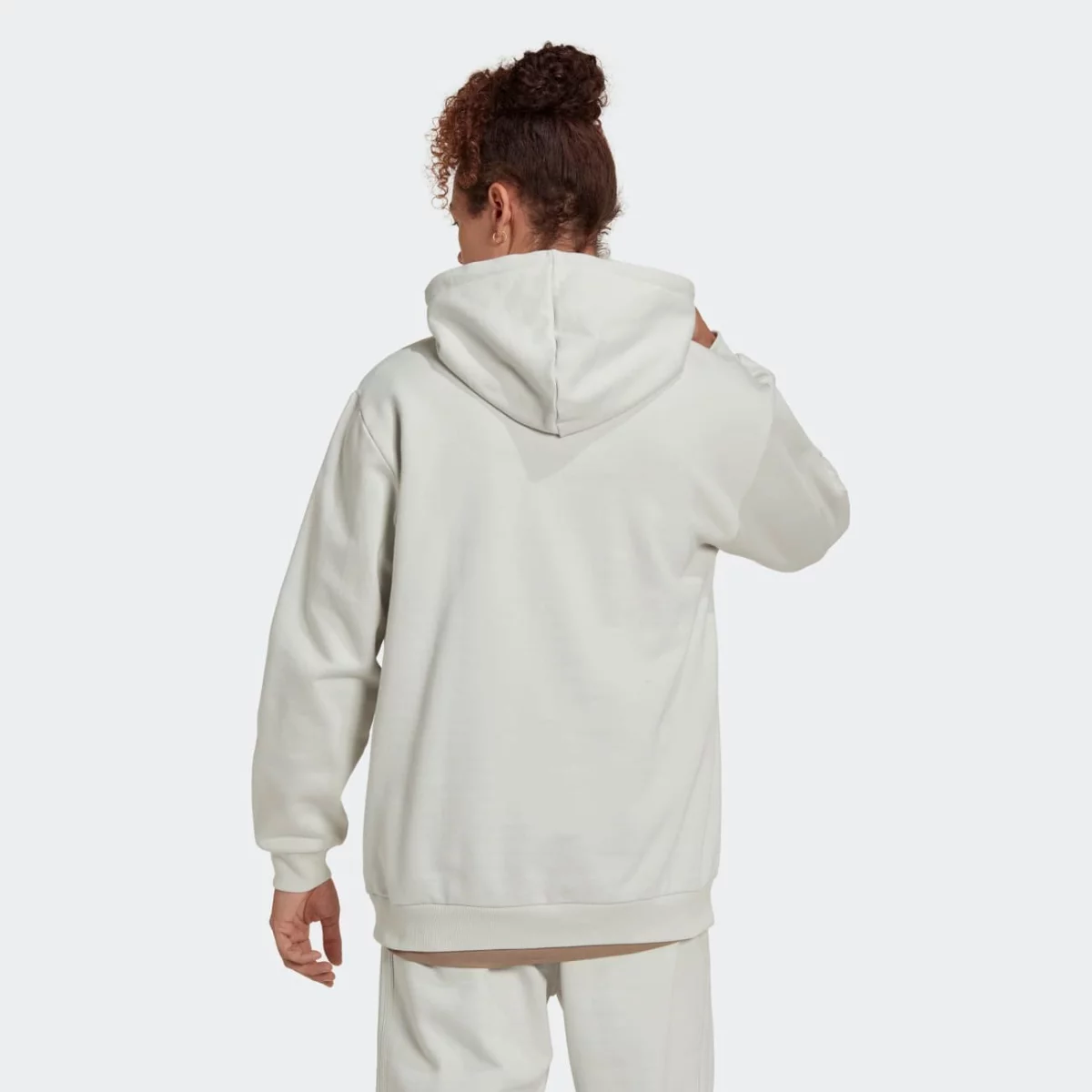 hk2725_5_apparel_on-model_back-view_grey-huge-665793c6d7dfb