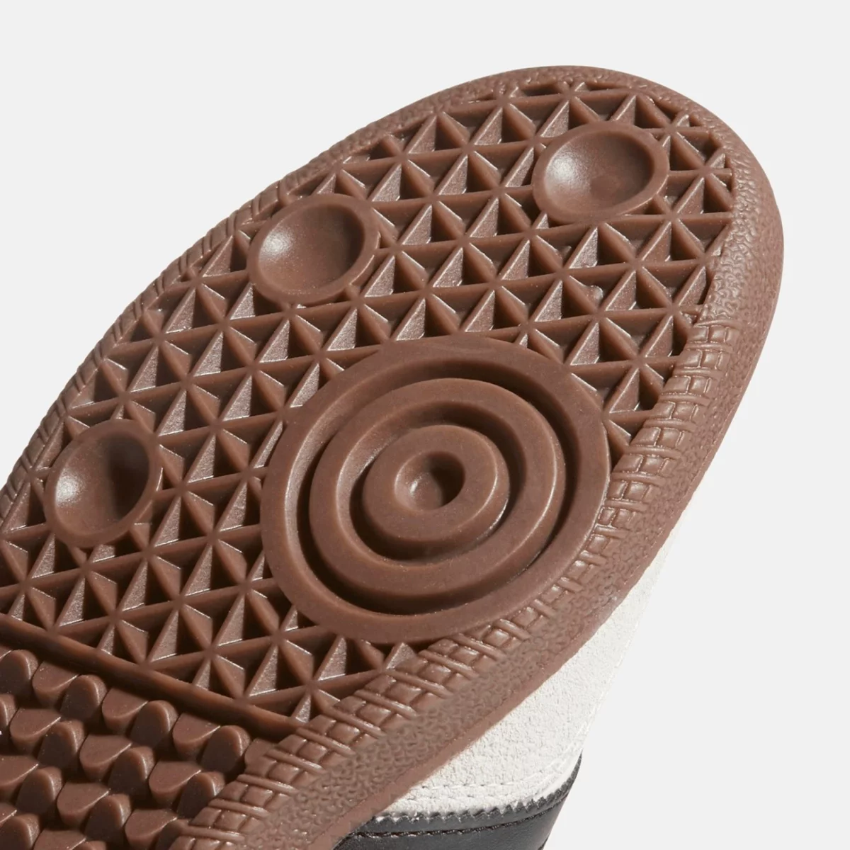 772109_12_footwear_photography_detail-view-3_transparent-huge-6658408cdf26a