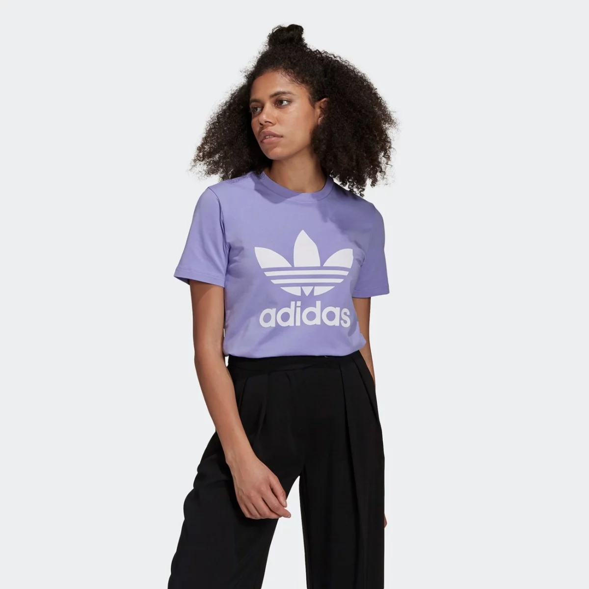 gn2905_app_on-model_standard_gradient-huge-665754f8b71d9