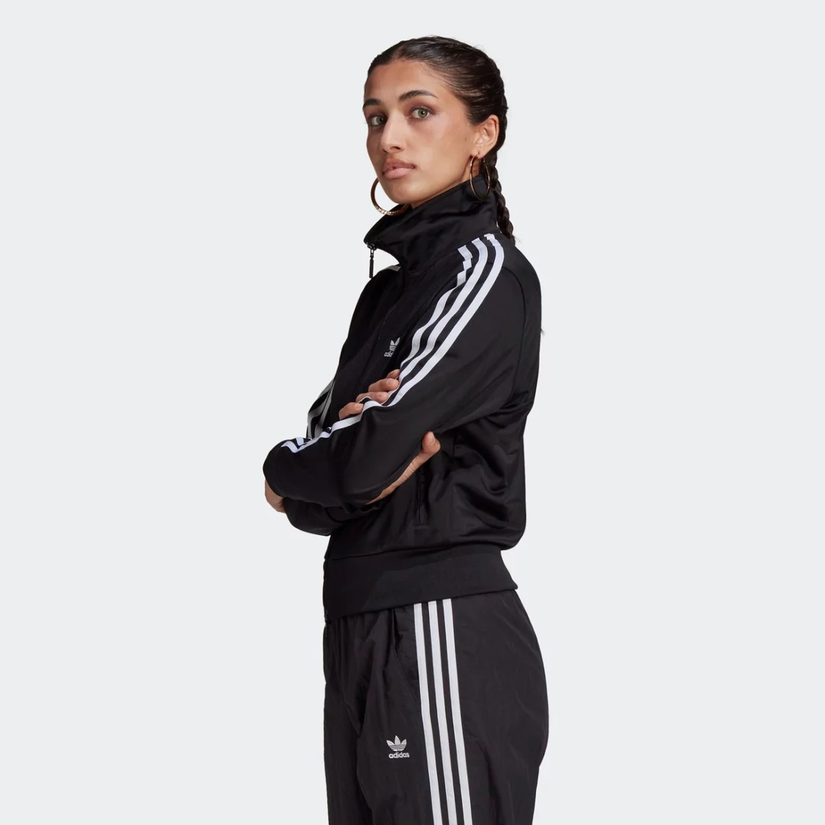 gn2817_app_on-model_side_gradient-huge-6657781ad0c70