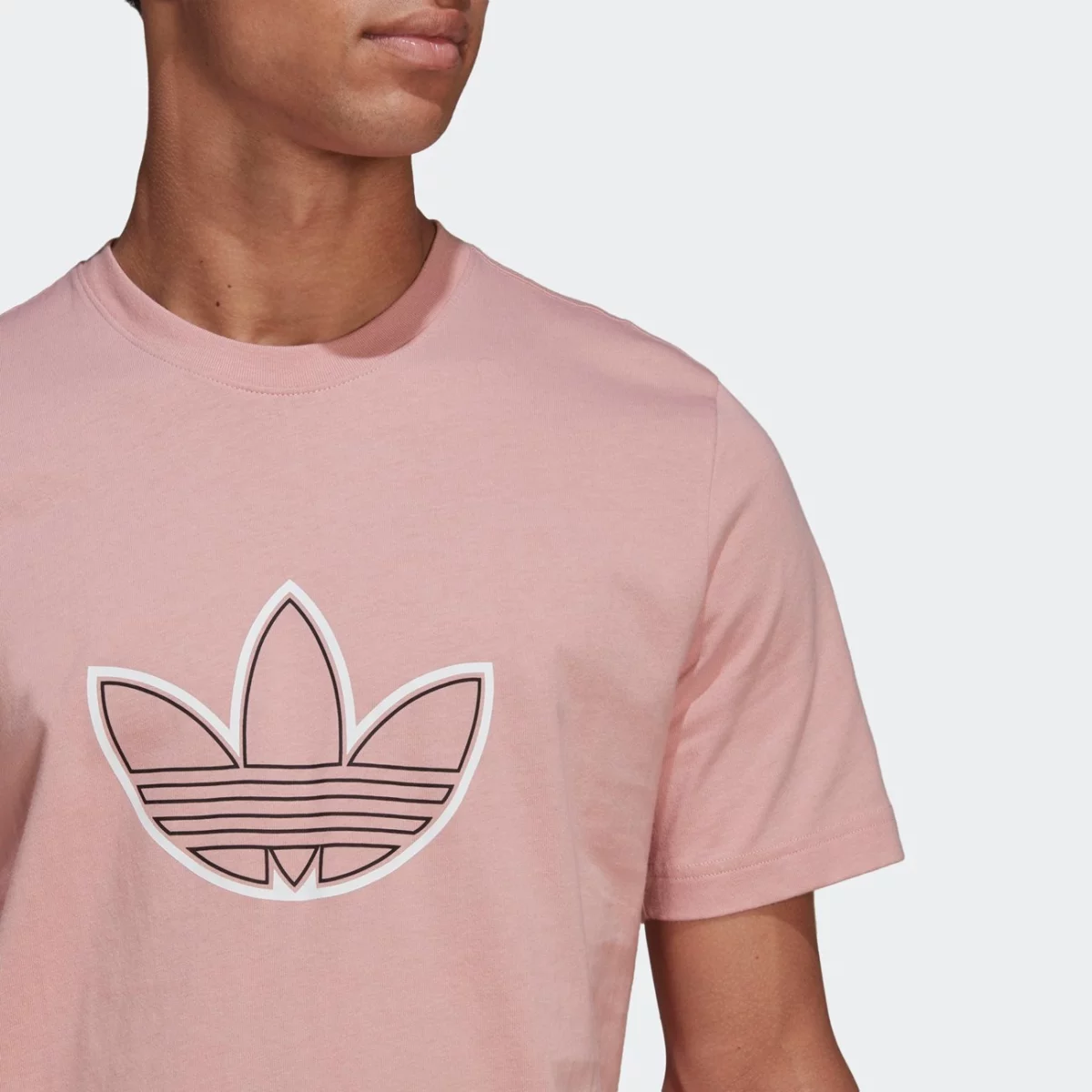 he4681_app_on-model_detail-1_gradient-huge-66577654300d3