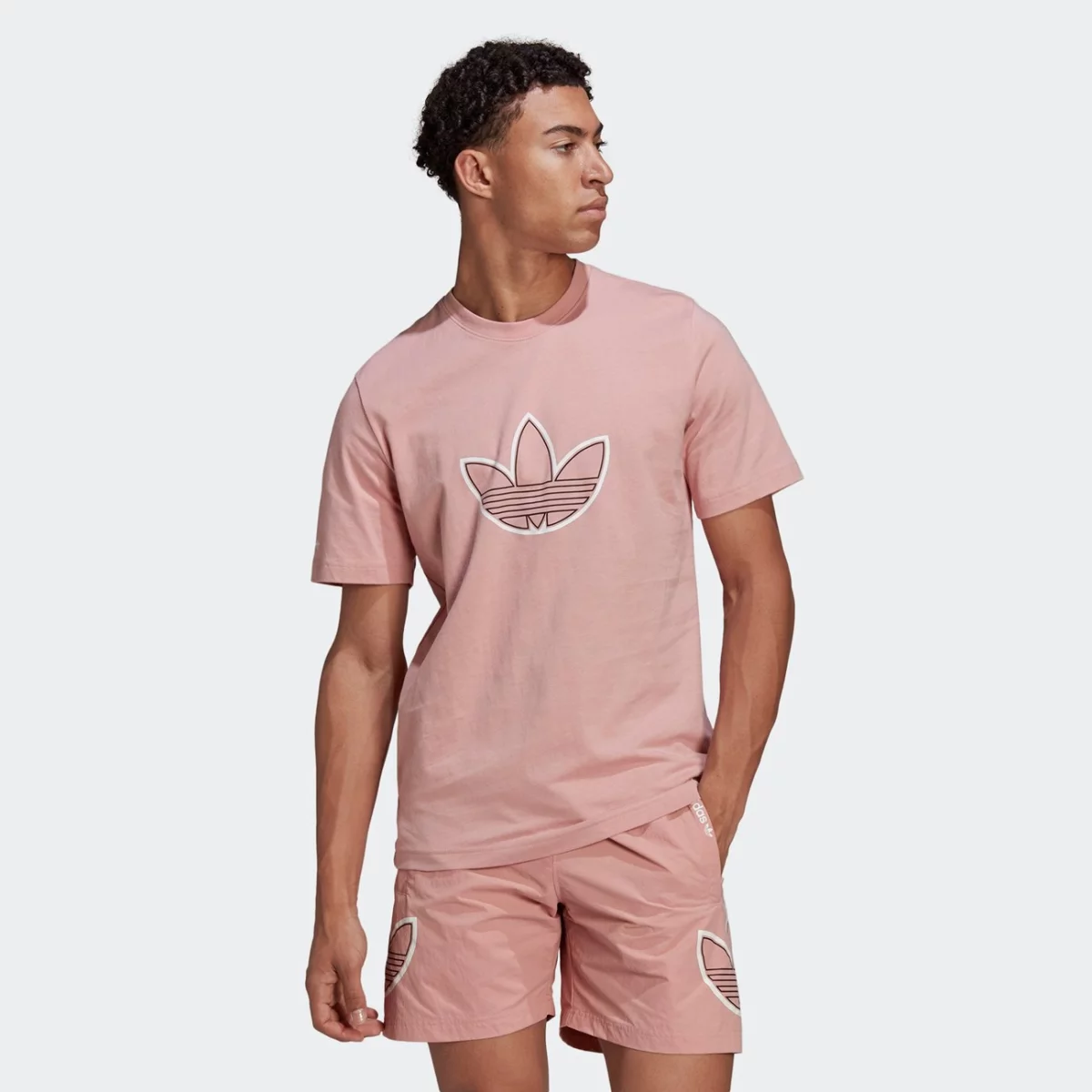 he4681_app_on-model_standard_gradient-huge-6657764e786f9