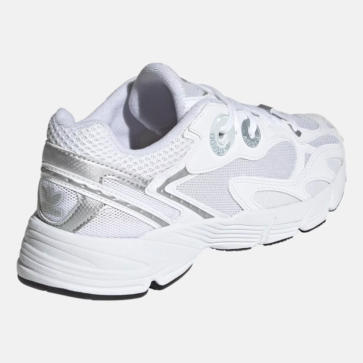 gy5565_7_footwear_photography_back-lateral-top-view_transparent-huge-6658067d7ebf0