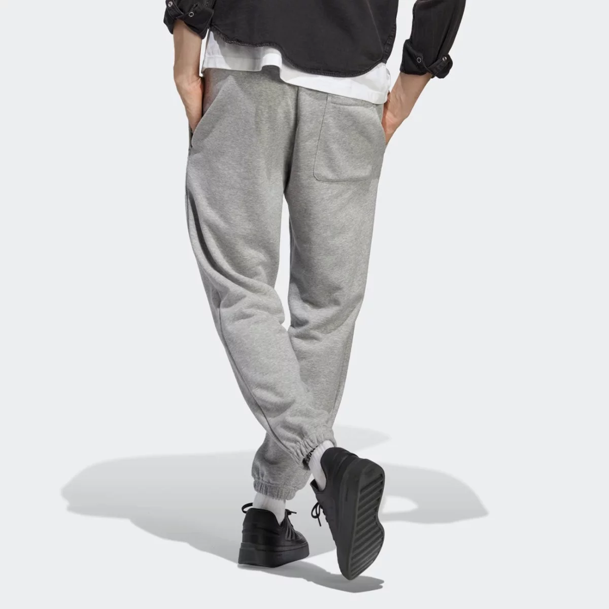 0_0003_ic9773_4_apparel_on-model_back-view_grey-huge-6657a0bd12737
