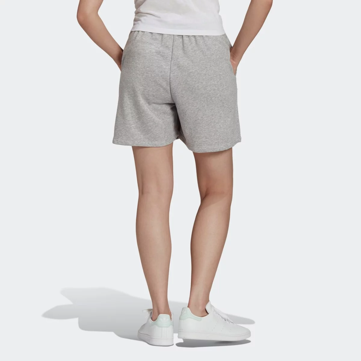hc0629_app_on-model_back_gradient-huge-66577a55d7582