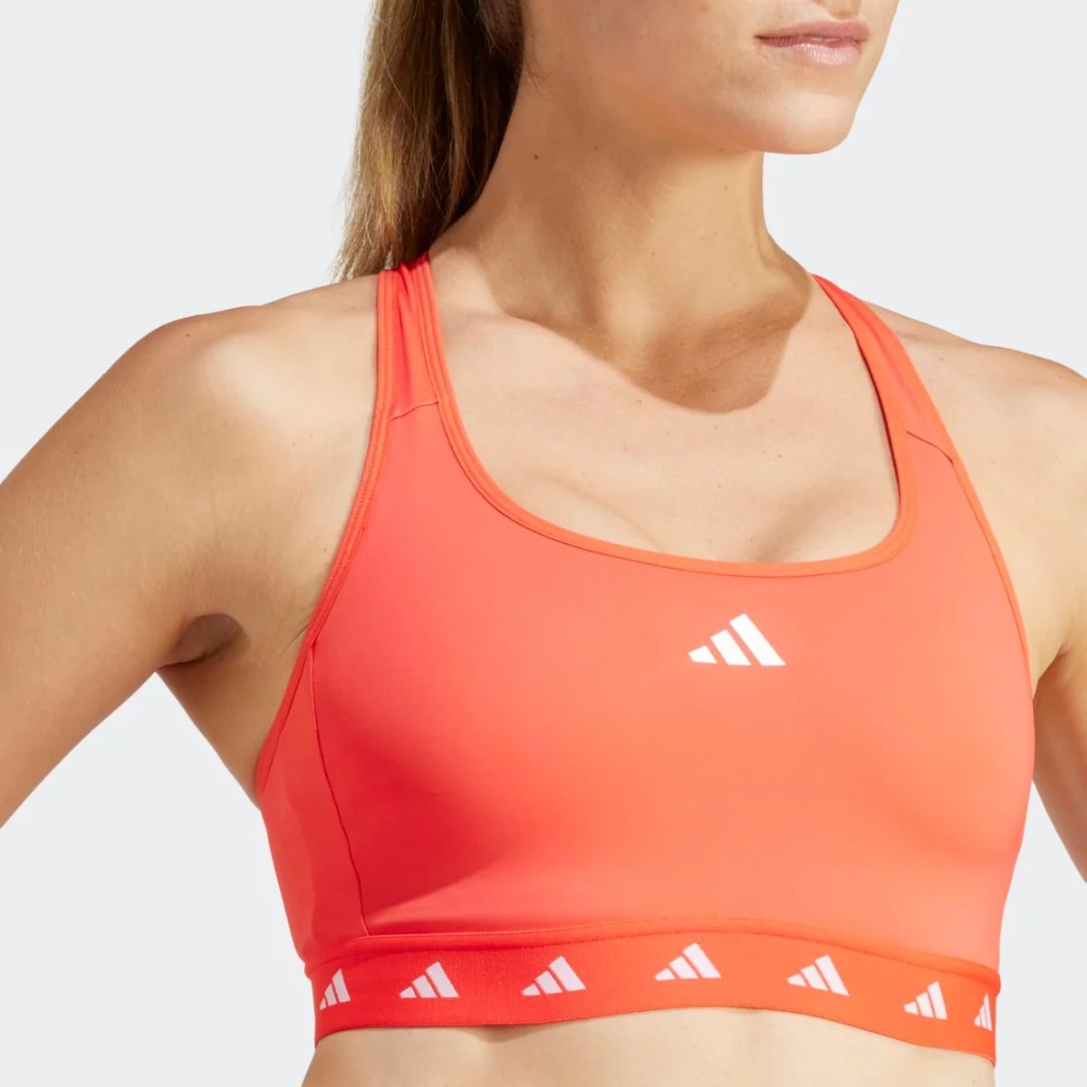 it6645_8_apparel_on-model_detail-view-1_grey-huge-6657b1d7c6c4c
