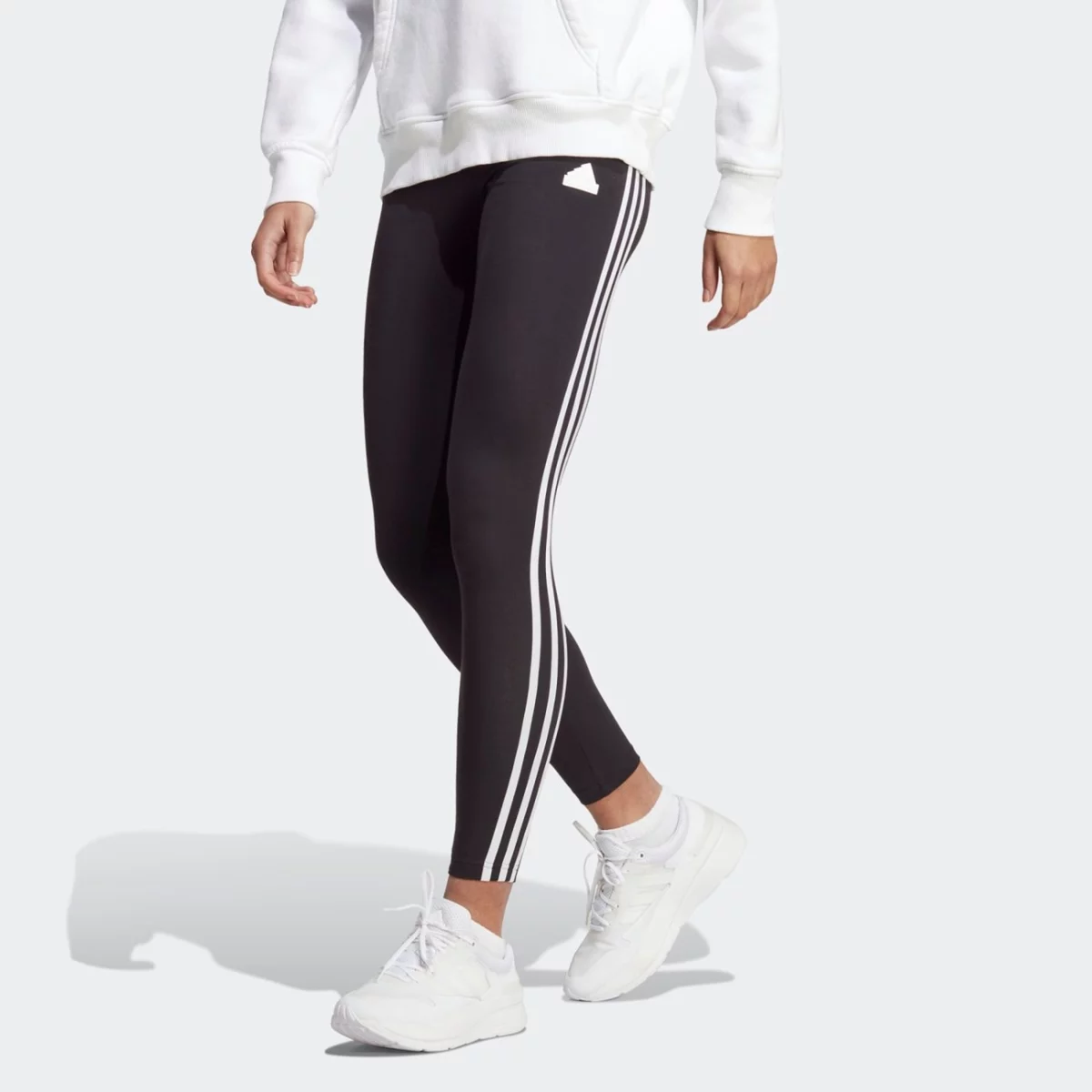 ht4713_3_apparel_on-model_standard-view_grey-huge-6657a108e89b3