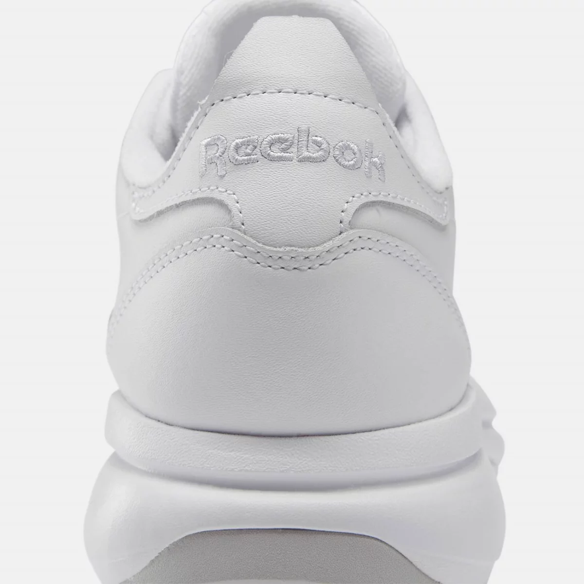 o_0000_hq7196_8_footwear_photography_detail-view-2_transparent-huge-66582e03ba16c