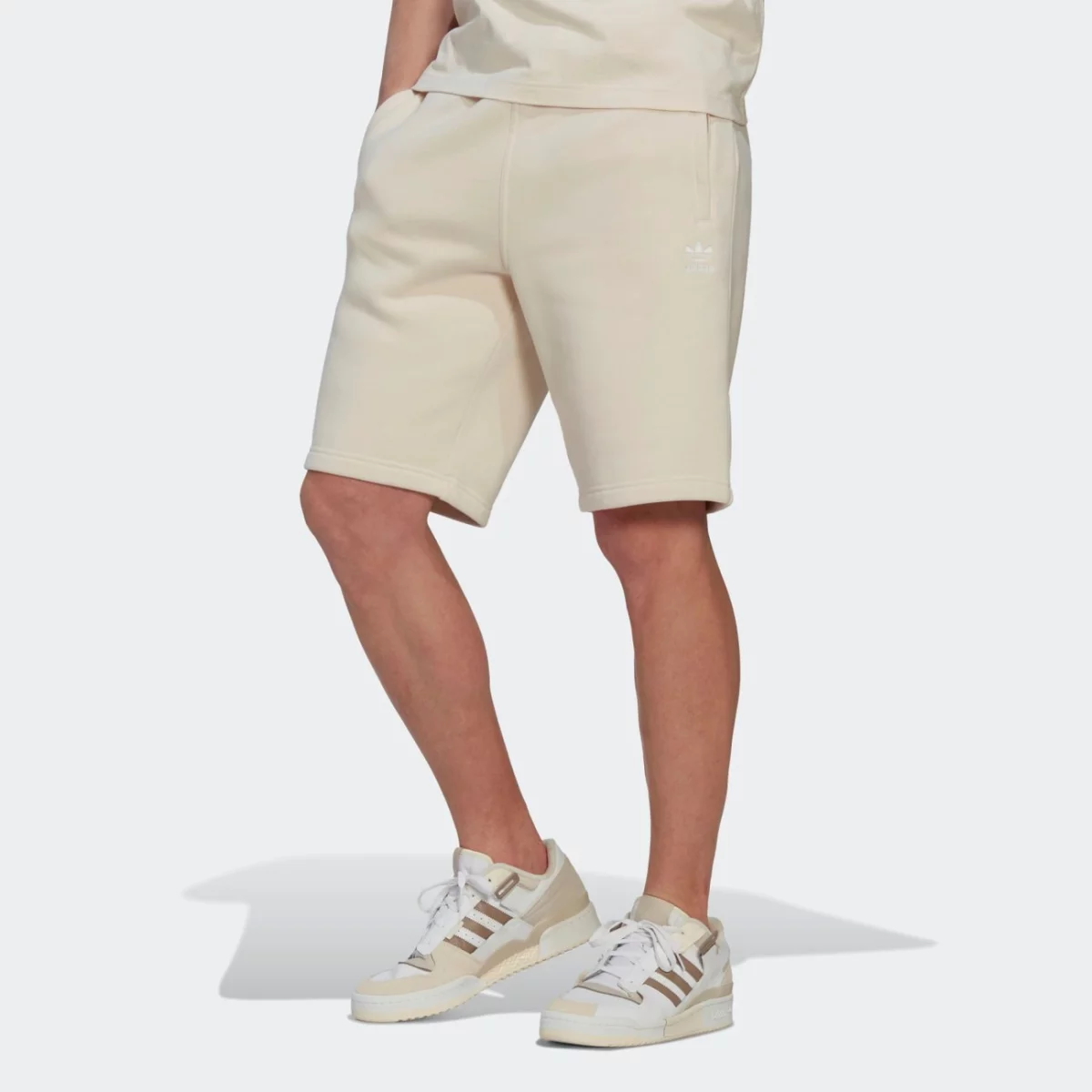 hk0183_3_apparel_on-model_standard-view_grey-huge-665793dce3148