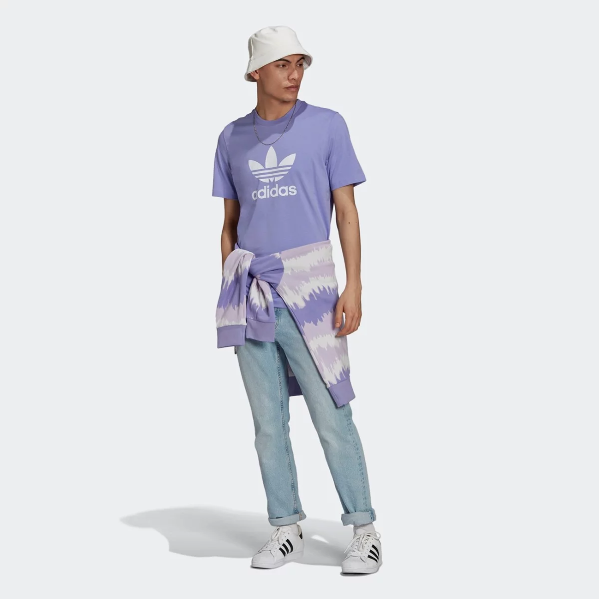 gn3481_app_on-model_walking_gradient-huge-665753a653878