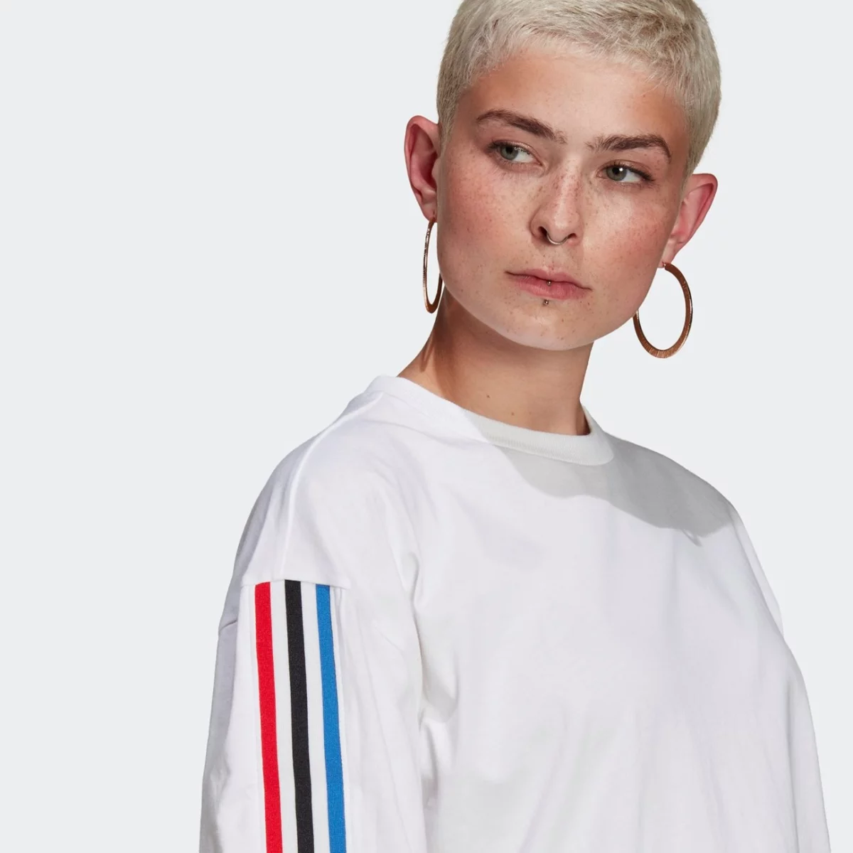 gn2870_app_on-model_detail-1_gradient-huge-6657554fd972f