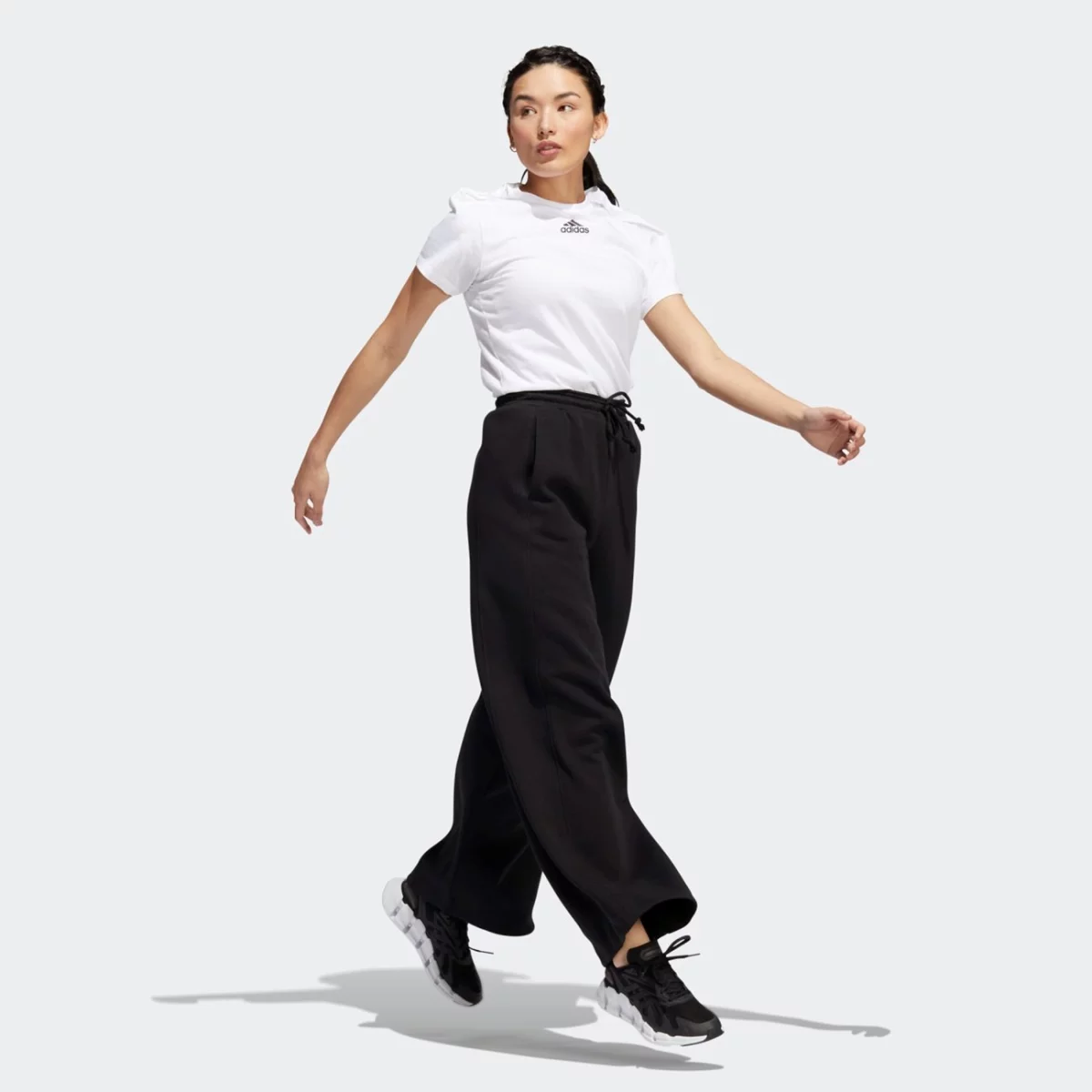 ht3302_5_apparel_on-model_walking-view_grey-huge-6657a0f0b84c9