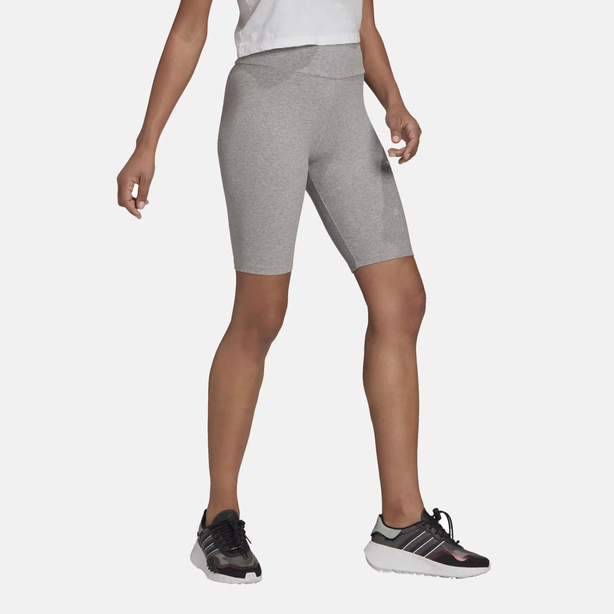 hf7485_app_on-model_walking_white-huge-665775e65d73c