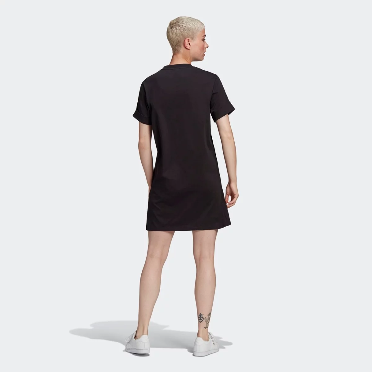 gn2777_app_on-model_back_gradient-huge-6657559639587