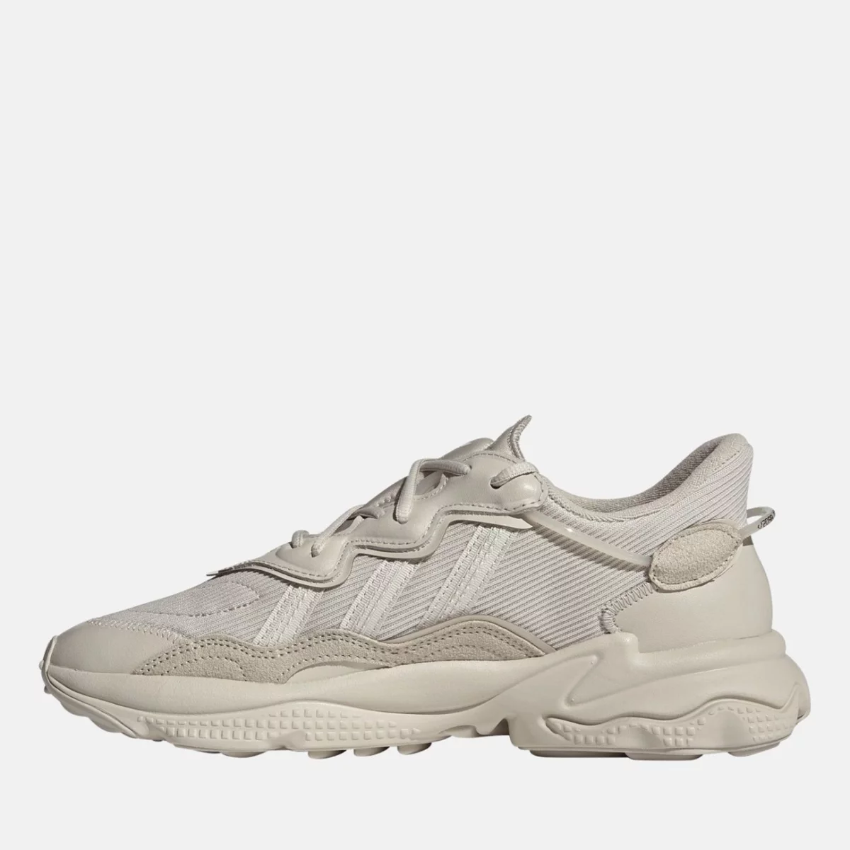 fx6029_5_footwear_photography_side-medial-center-view_transparent-huge-66582d24403f6
