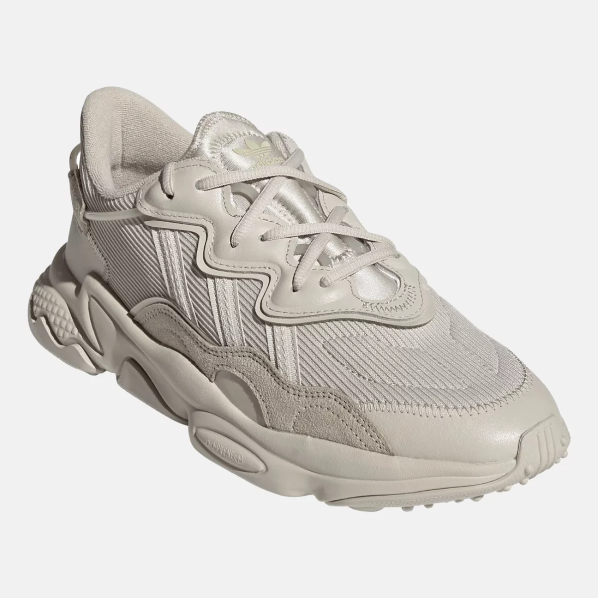 fx6029_6_footwear_photography_front-lateral-top-view_transparent-huge-66582d25b0a63