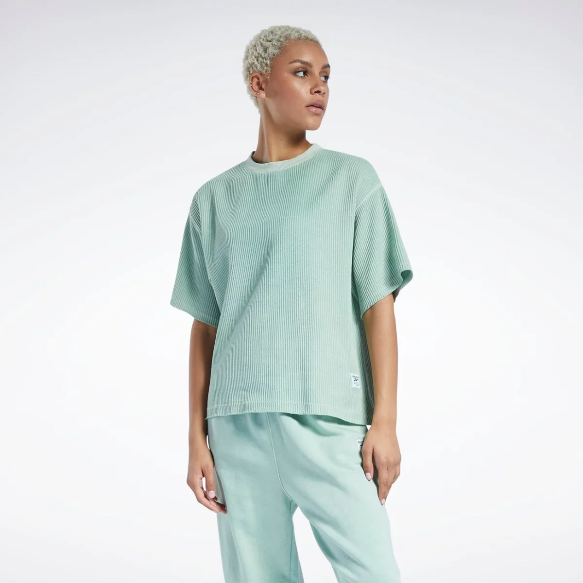 h49290_app_on-model_standard_gradient-huge-6657786d6fdd5