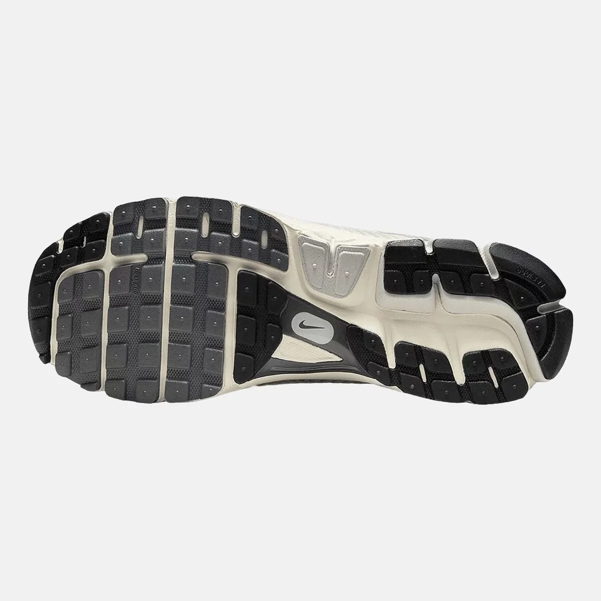 669674e0124cbnike_nike_zoom_vomero_5_2_Photoroom