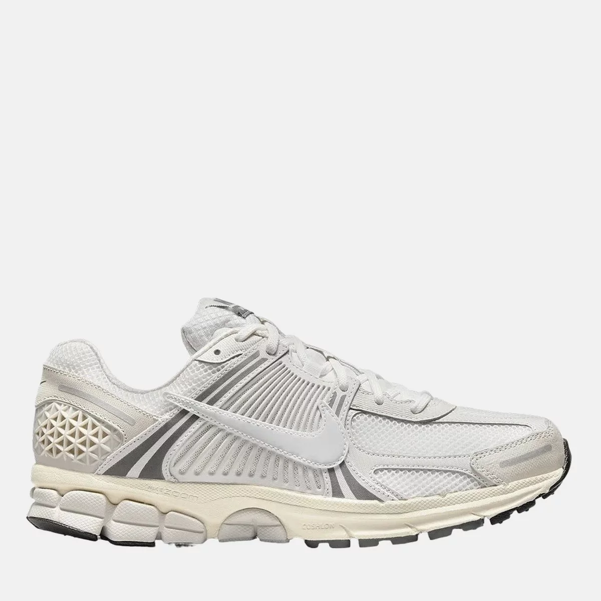 669674e3ab730nike_nike_zoom_vomero_5_Photoroom