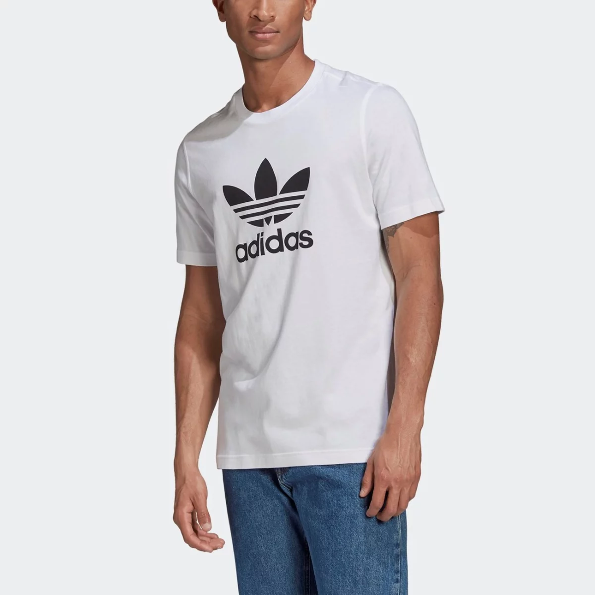 gn3463_app_on-model_front_gradient-huge-665753c54e8e3