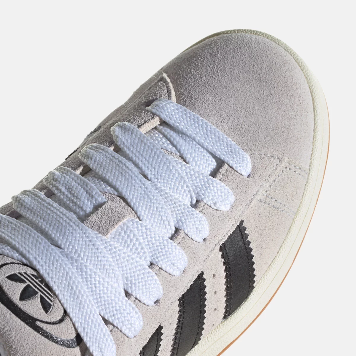 672c997532f3aGY0042_9_FOOTWEAR_Photography_Detail_View_2_transparent