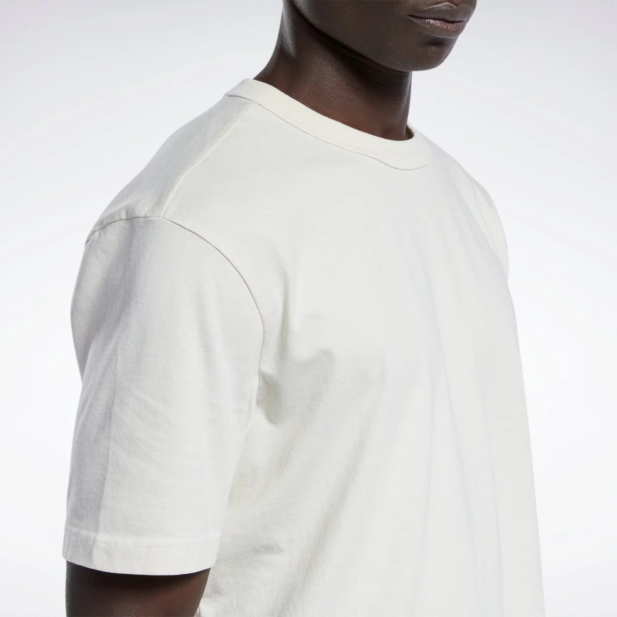 h54441_app_on-model_detail-2_gradient-huge-665777881c5ef