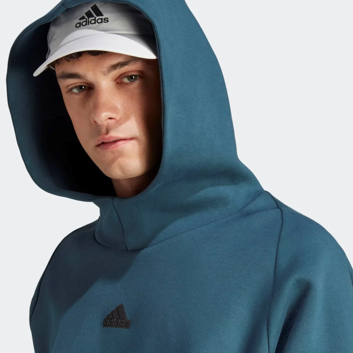 in5114_7_apparel_on-model_detail-view-1_grey-huge-6657a71311f8f
