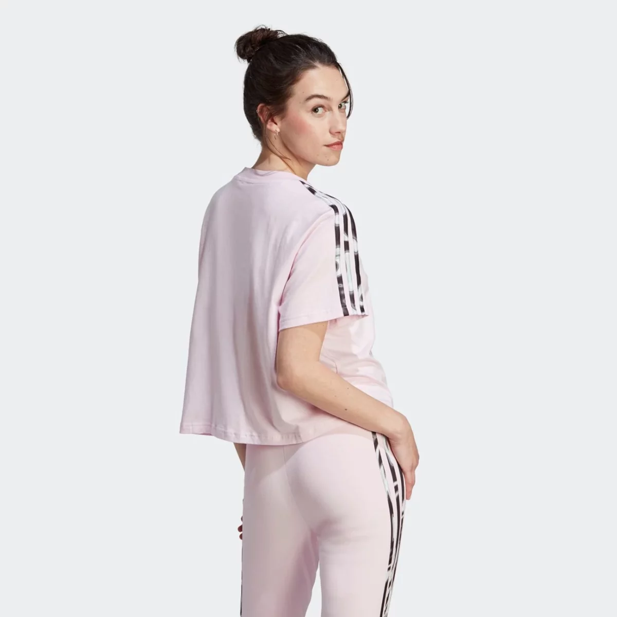 il5870_5_apparel_on-model_back-view_grey-huge-6657a6a56bb18
