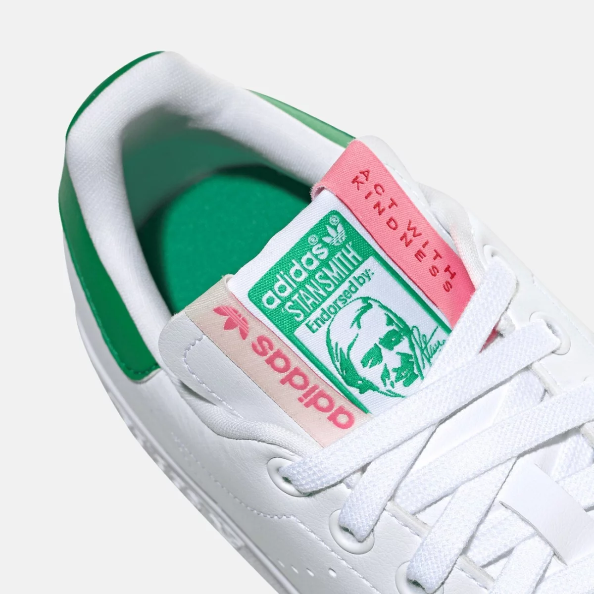 gy1508_8_footwear_photography_detail-view-1_transparent-huge-66581e808362e