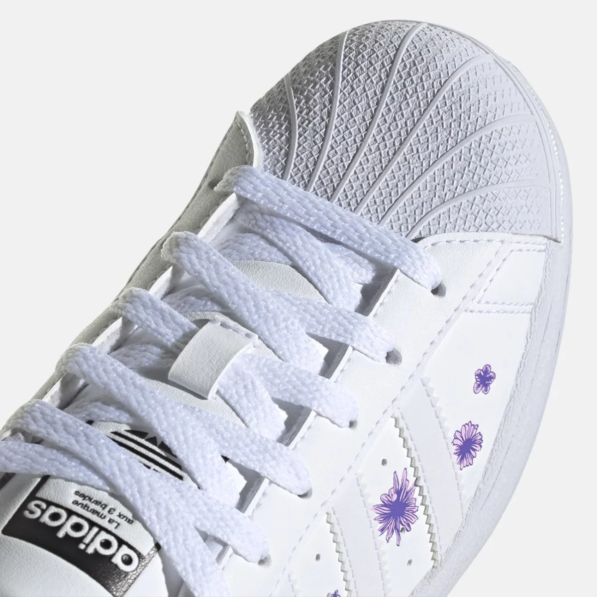 hq4288_9_footwear_photography_detail-view-2_transparent-huge-66582c8f11e0d