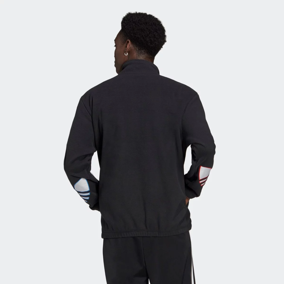 gn8043_app_on-model_back_gradient-huge-665754b539f9f