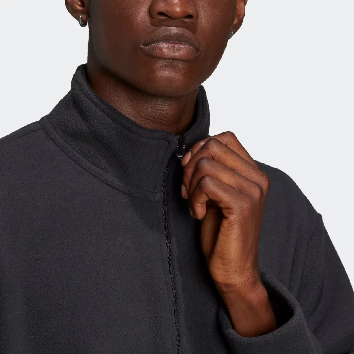 gn8043_app_on-model_detail-1_gradient-huge-665754ba2bca9