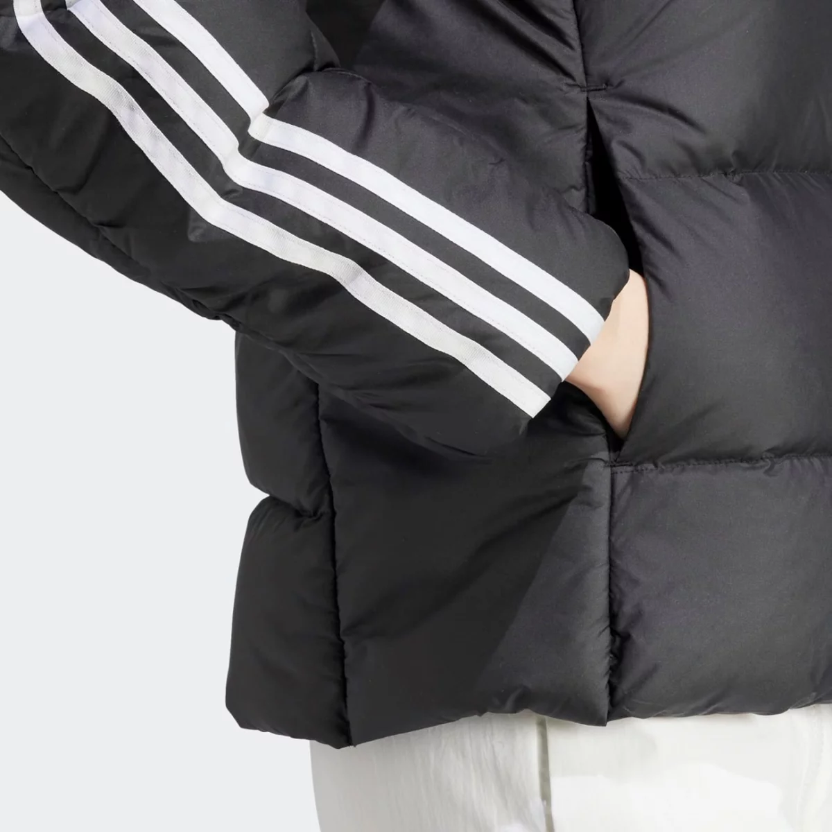hz8483_8_apparel_on-model_detail-view-2_grey-huge-6657a7a5e0cea