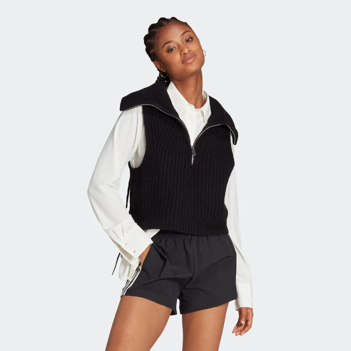 ht3397_5_apparel_on-model_walking-view_grey-huge-6657a773e72d8