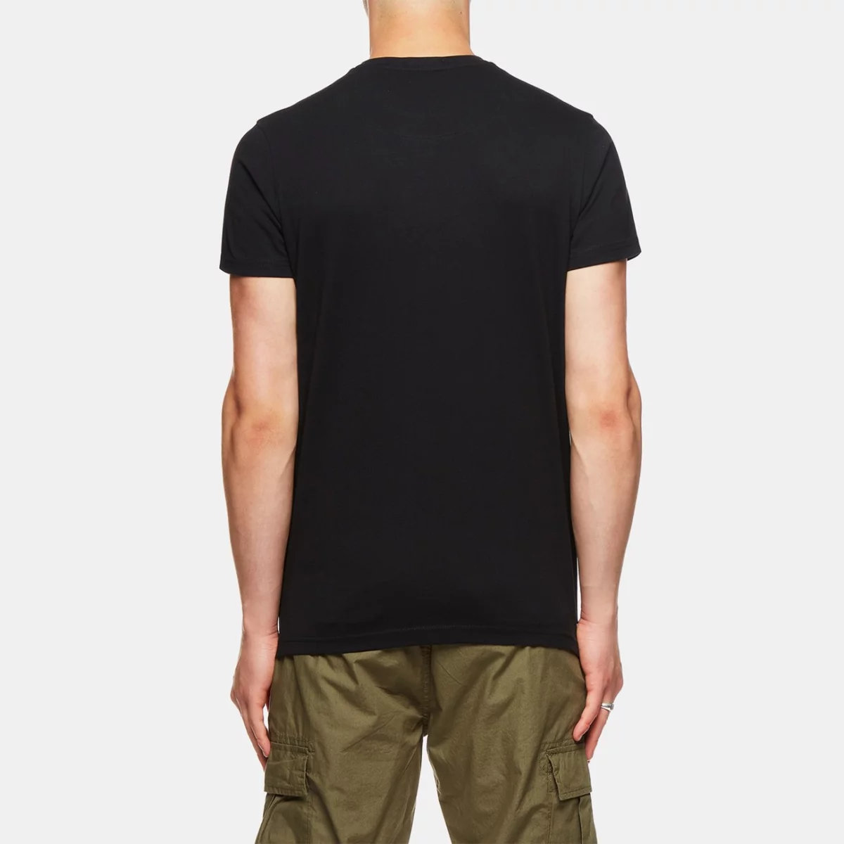 aw20_ts_01_prison_black_model_back-huge-6657601a66fc1