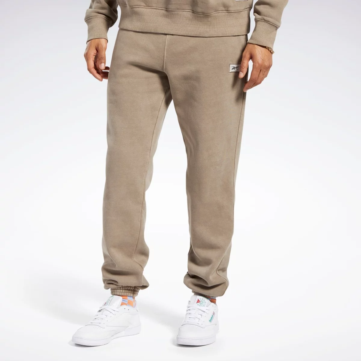 hm5363_3_apparel_on-model_standard-view_grey-huge-665791b4dd222