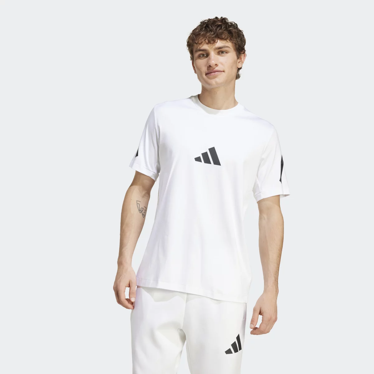 6703d9d7c6bbbJE3078_3_APPAREL_On_Model_Standard_View_grey